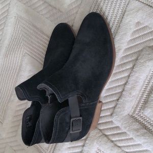 Clarks Soft Cushion Ankle Boots